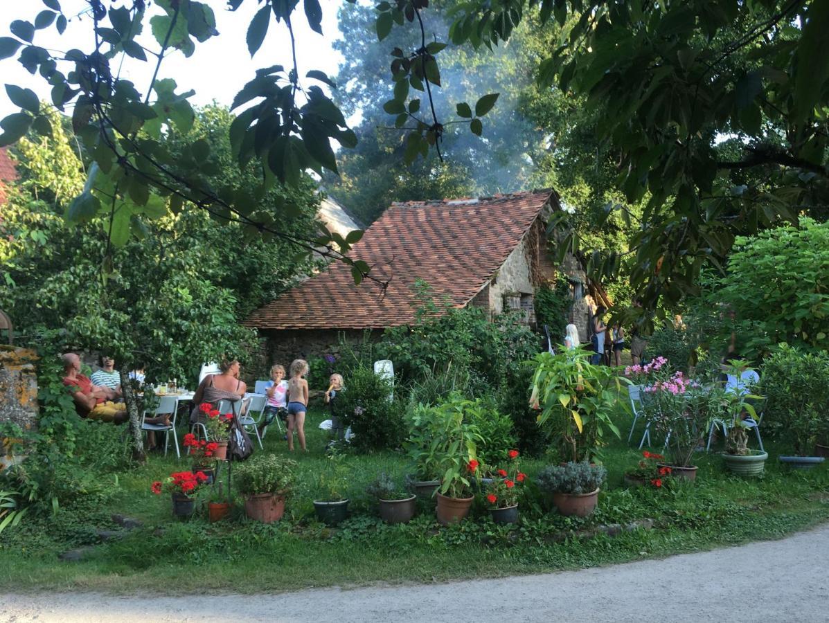 Lovely Rural And Quiet Farmhouse With Natural Swimming Lake Parsac Exterior photo